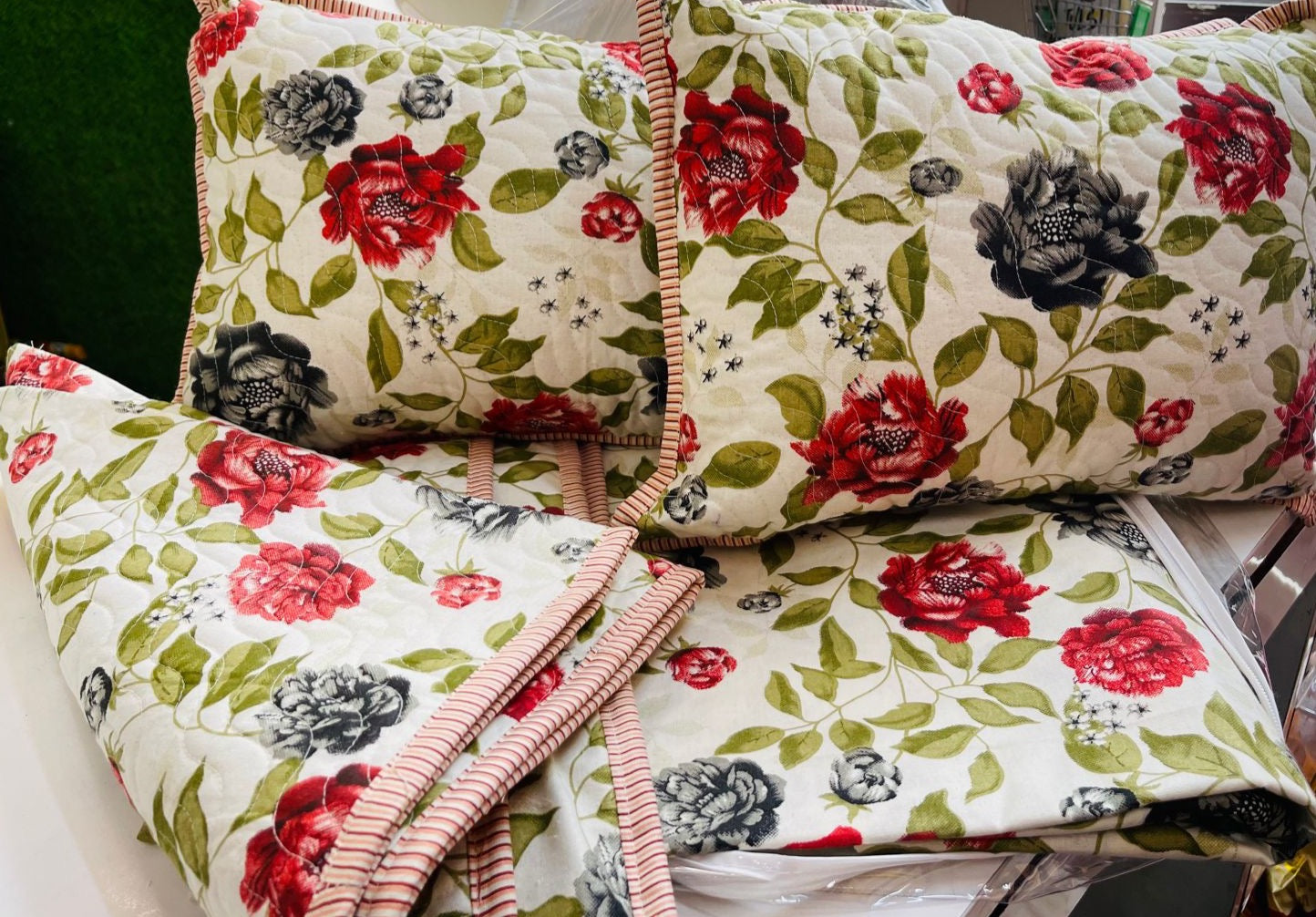 King Size bedding set of Bedsheet, quilted Pillow covers and