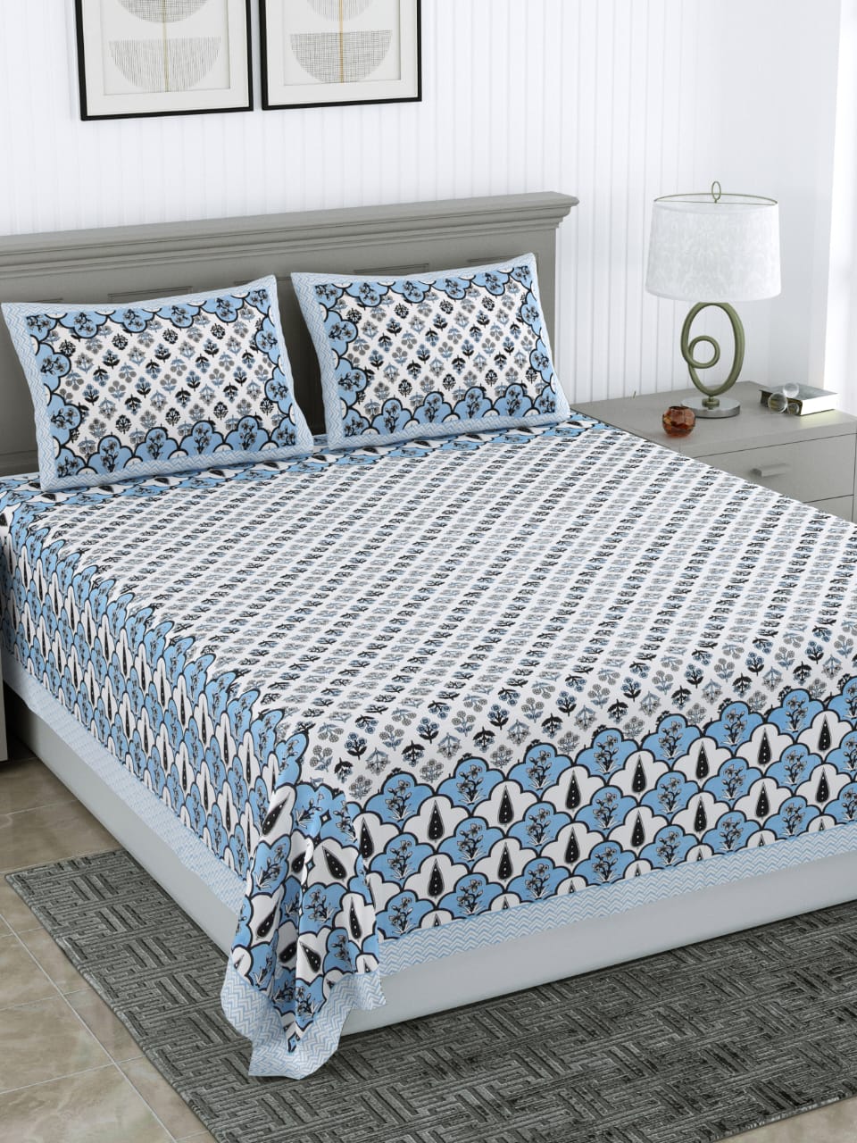 Pure cotton king size bedsheet with two pillow covers 95x108 inches
