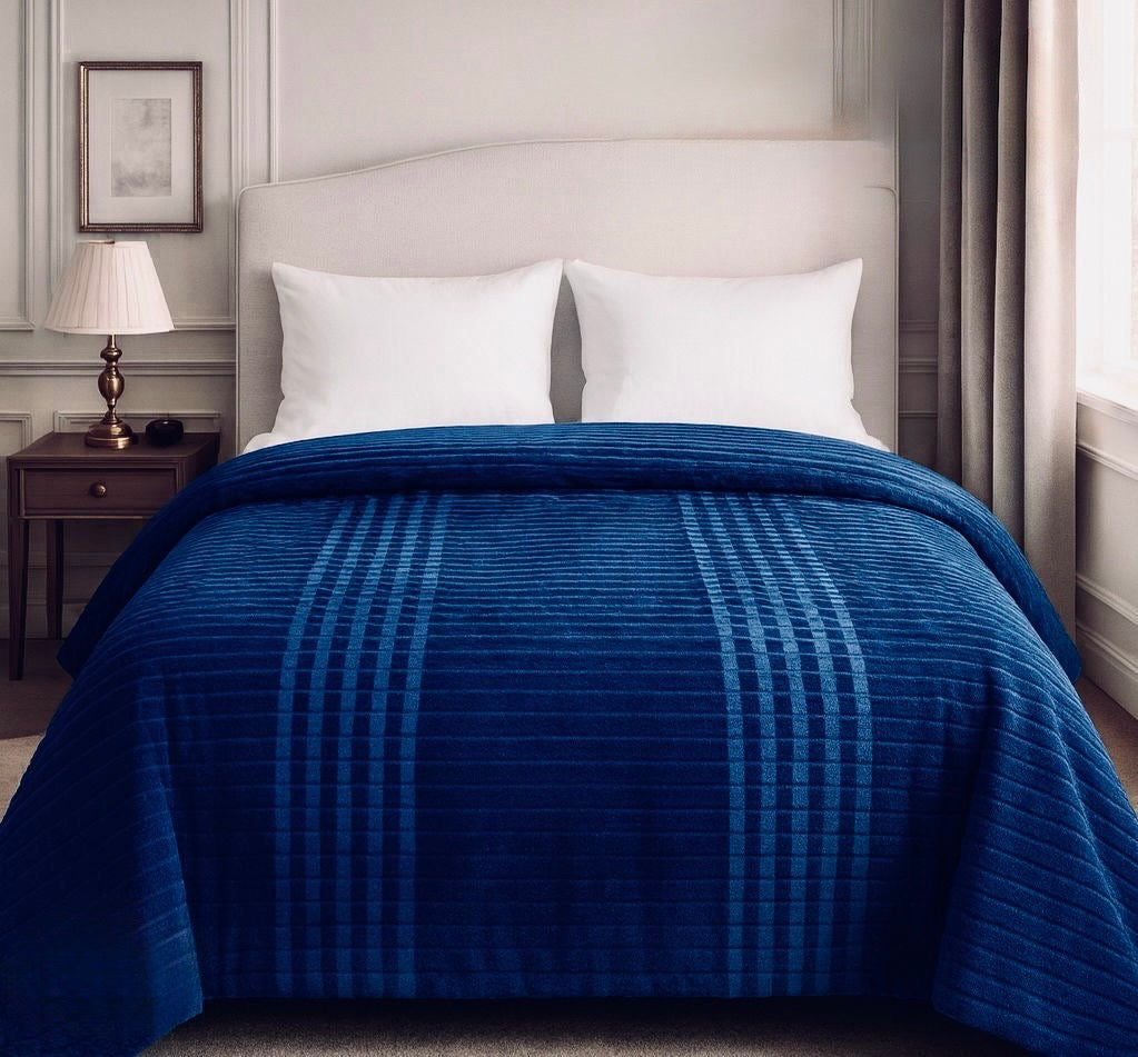 Solid flannel embossed warm king size quilt cover cum blanket