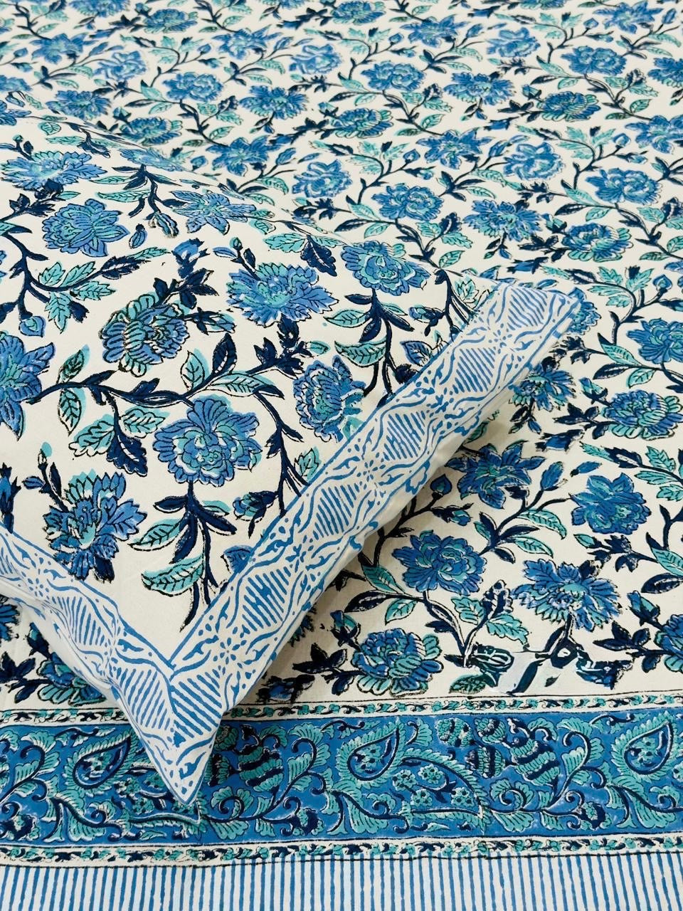 Pure cotton handblock printed king size bedsheet with 2 pillow covers (100x108 inches)