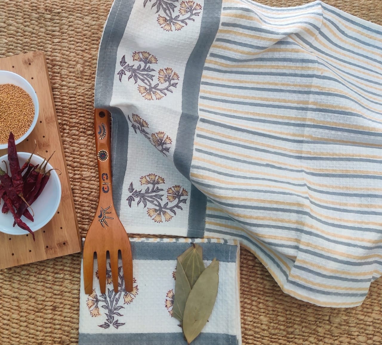 Super absorbent waffled cotton kitchen hand towels (18x24 inches set of 3)