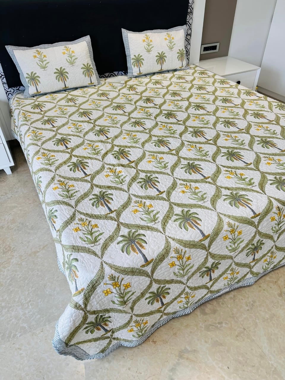 Pure mulmul cotton paani jaal quilted hand-block printed double bedcover with 2 quilted pillow covers for king size beds (90x108 inches)