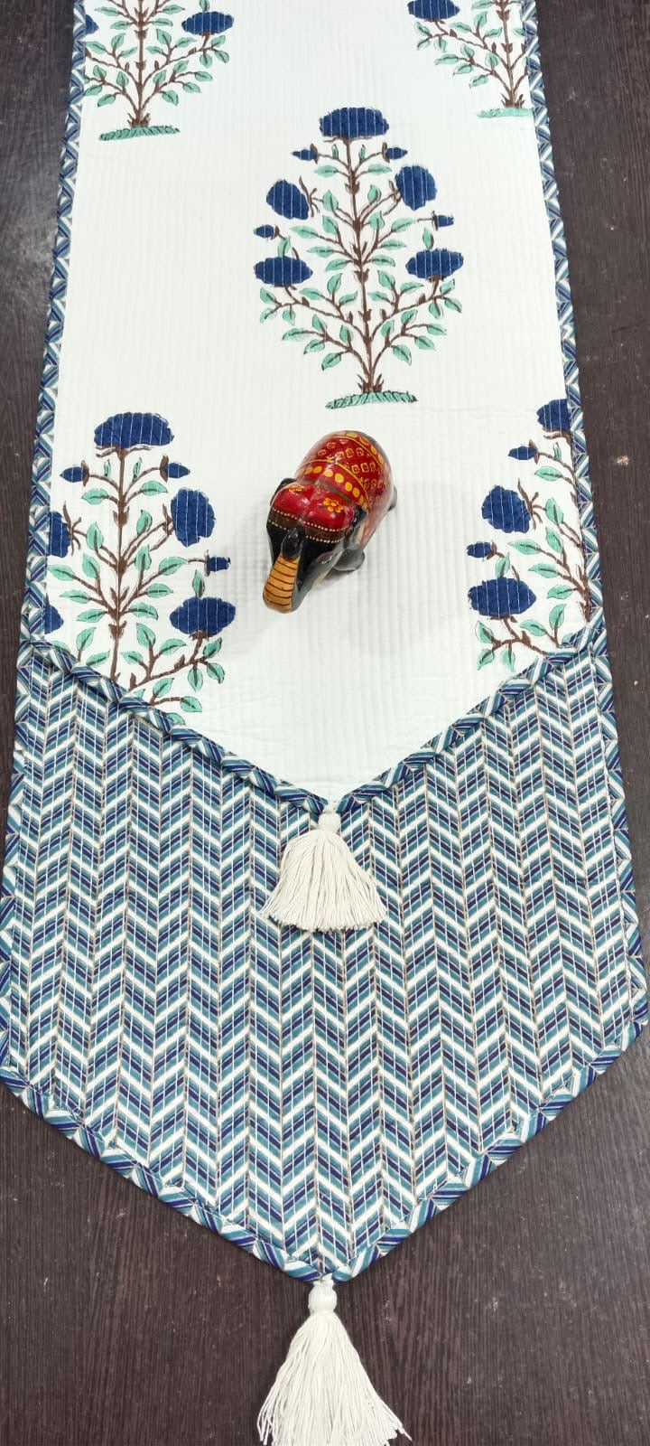 Pure cotton quilted table runners for 4 and 6 seater dining tables (13x72 inches) offer