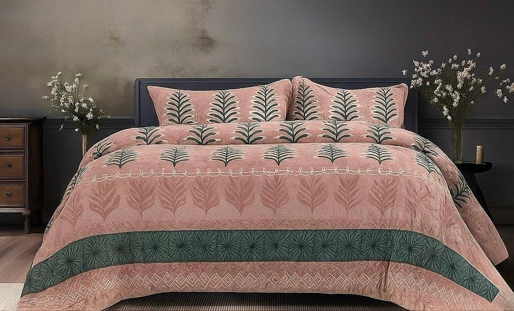 Warm winter super king size bedsheets with 2 pillow covers (108x108 inches)