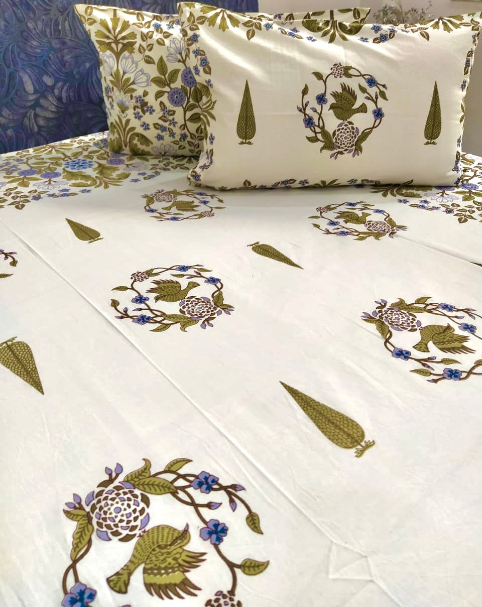 Queen size pure cotton hand block printed bedsheet with two pillow covers (90x108 inches)