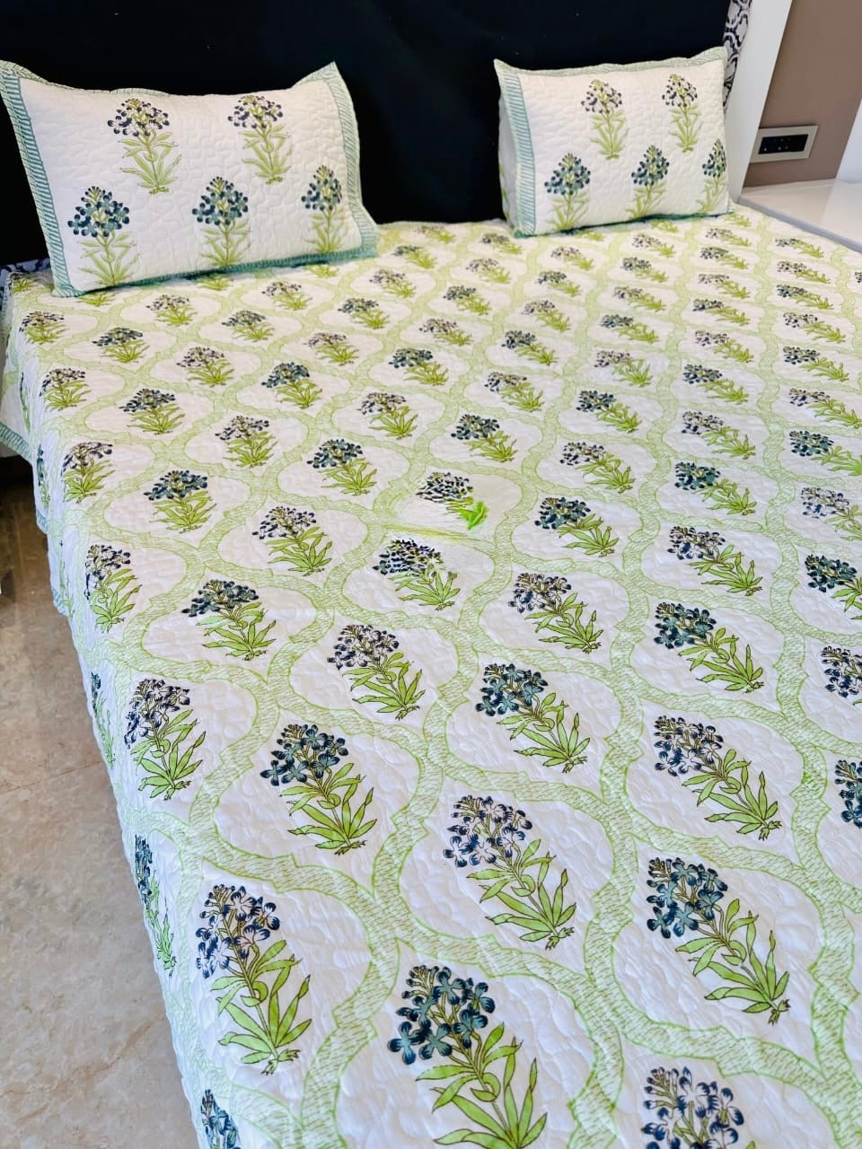 Pure mulmul cotton paani jaal quilted hand-block printed double bedcover with 2 quilted pillow covers for king size beds (90x108 inches)
