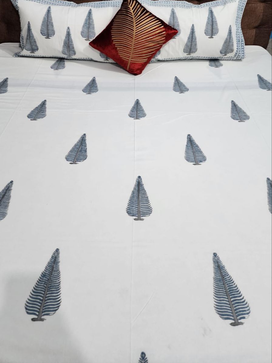 Wooden Handblock printed king size bedsheet with two flapped pillow covers (100x108 inches)