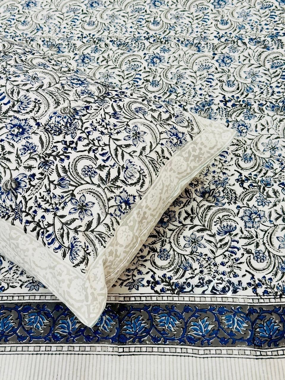 Pure cotton handblock printed king size bedsheet with 2 pillow covers (100x108 inches)