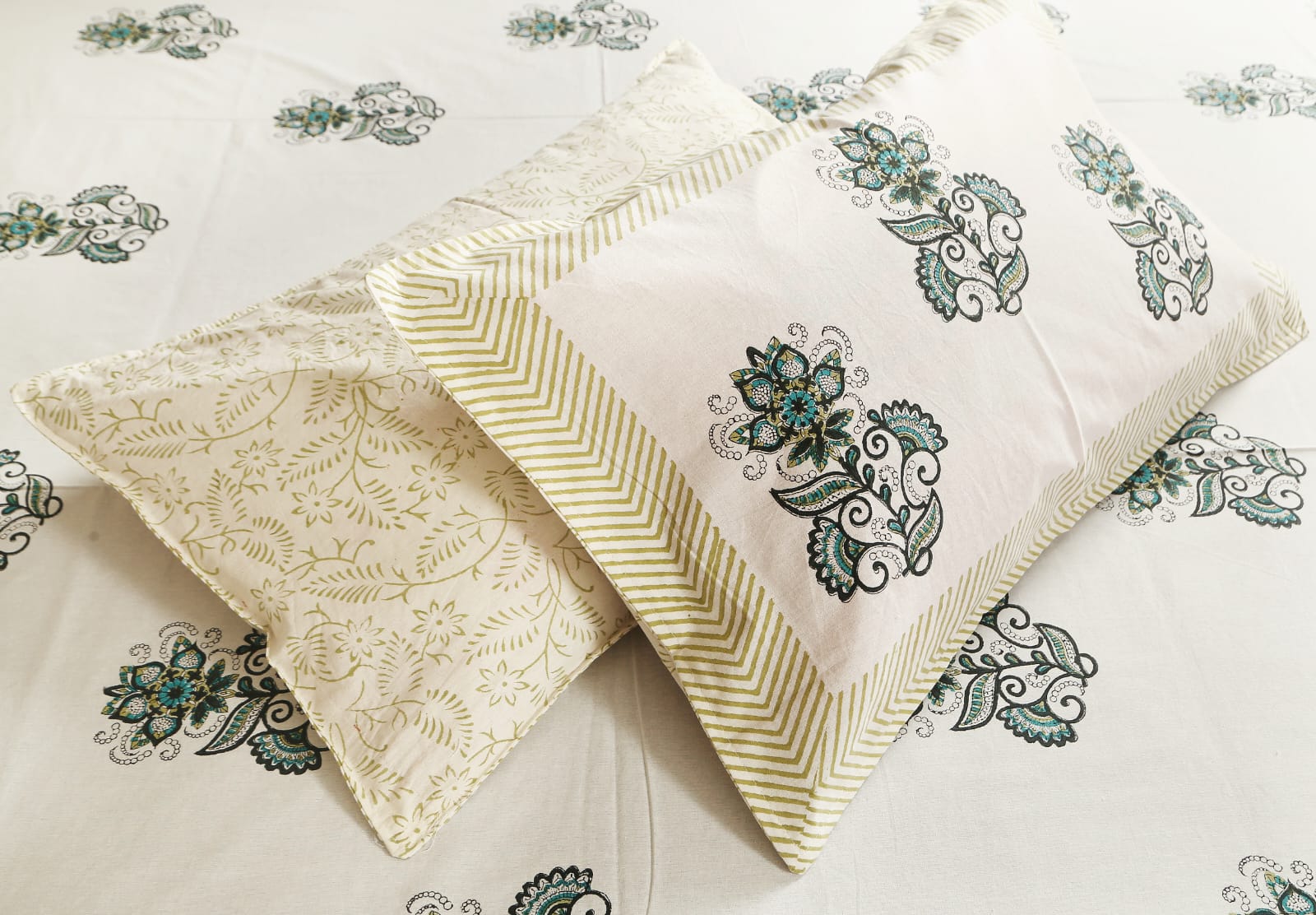 Premium pure cotton hand block printed queen size bedsheets with two pillow covers (90x108 inches)