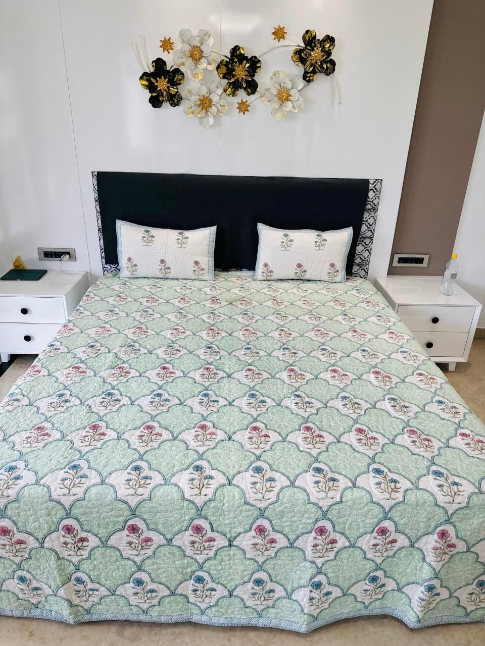 Pure mulmul cotton paani jaal quilted hand-block printed double bedcover with 2 quilted pillow covers for king size beds (90x108 inches)