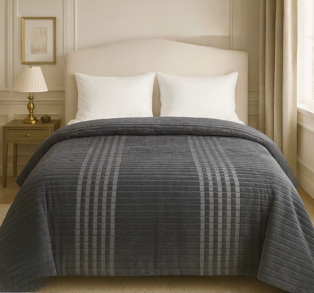 Solid flannel embossed warm king size quilt cover cum blanket