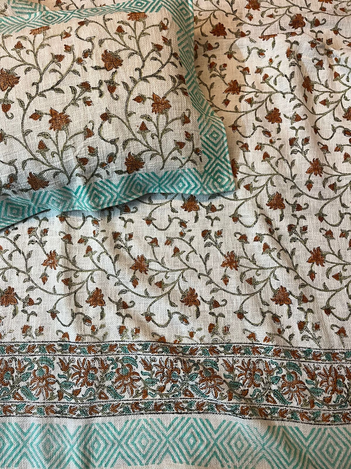 Jute cotton double bedcovers with two pillow covers (90x108 inches)