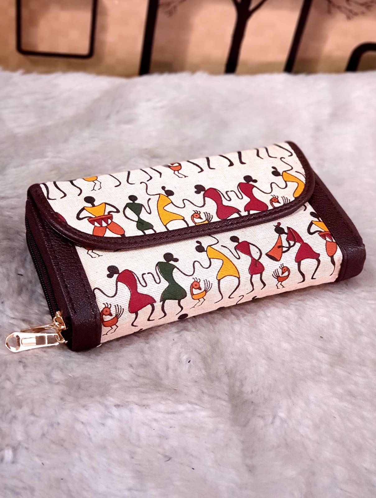 Women’s warli printed fabric dual compartment wallet (8x5 inches)