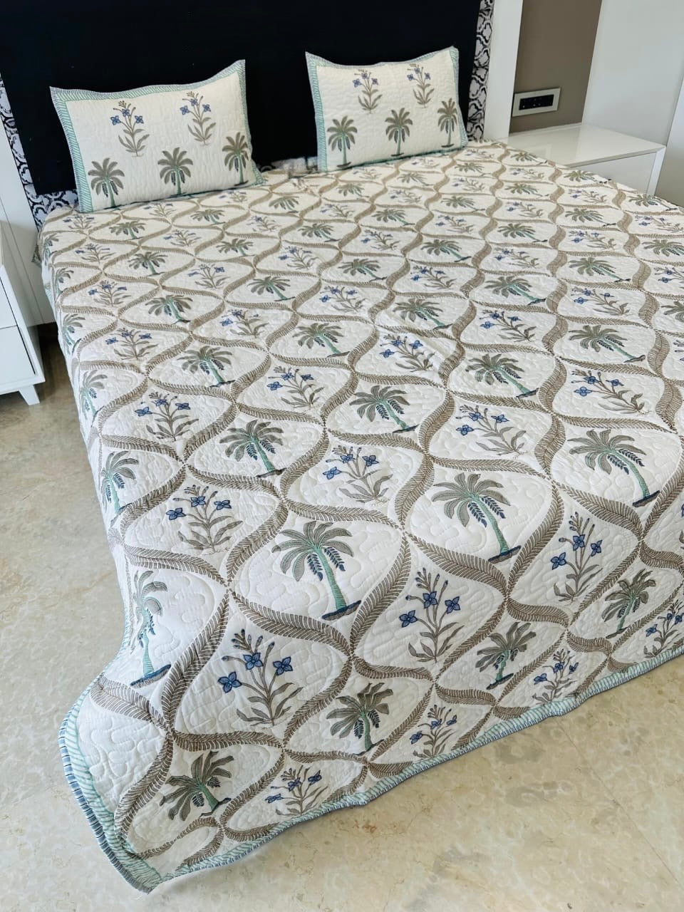 Pure mulmul cotton paani jaal quilted hand-block printed double bedcover with 2 quilted pillow covers for king size beds (90x108 inches)