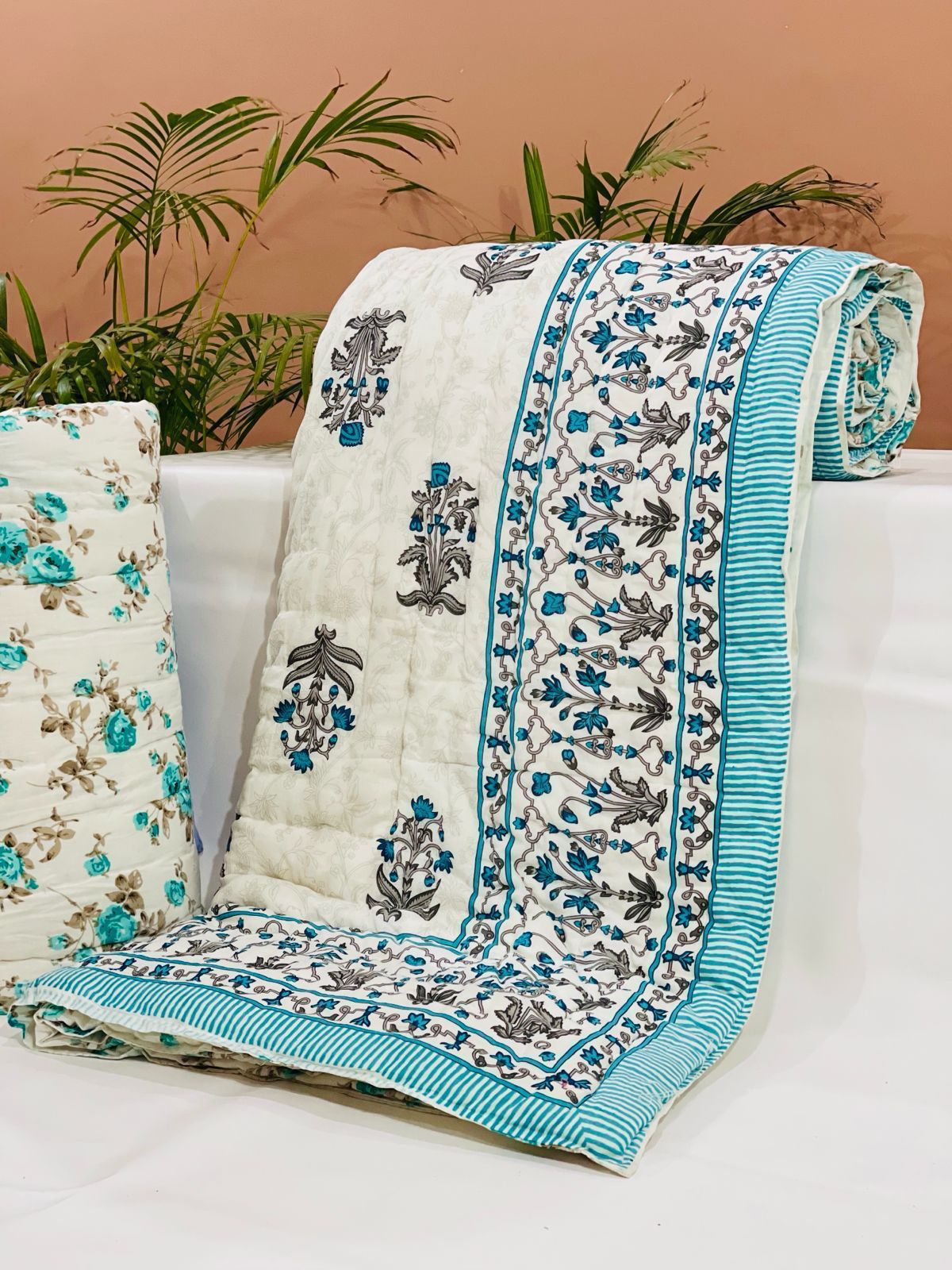 Pure mulmul cotton filled reversible double razai (90x108 inches)