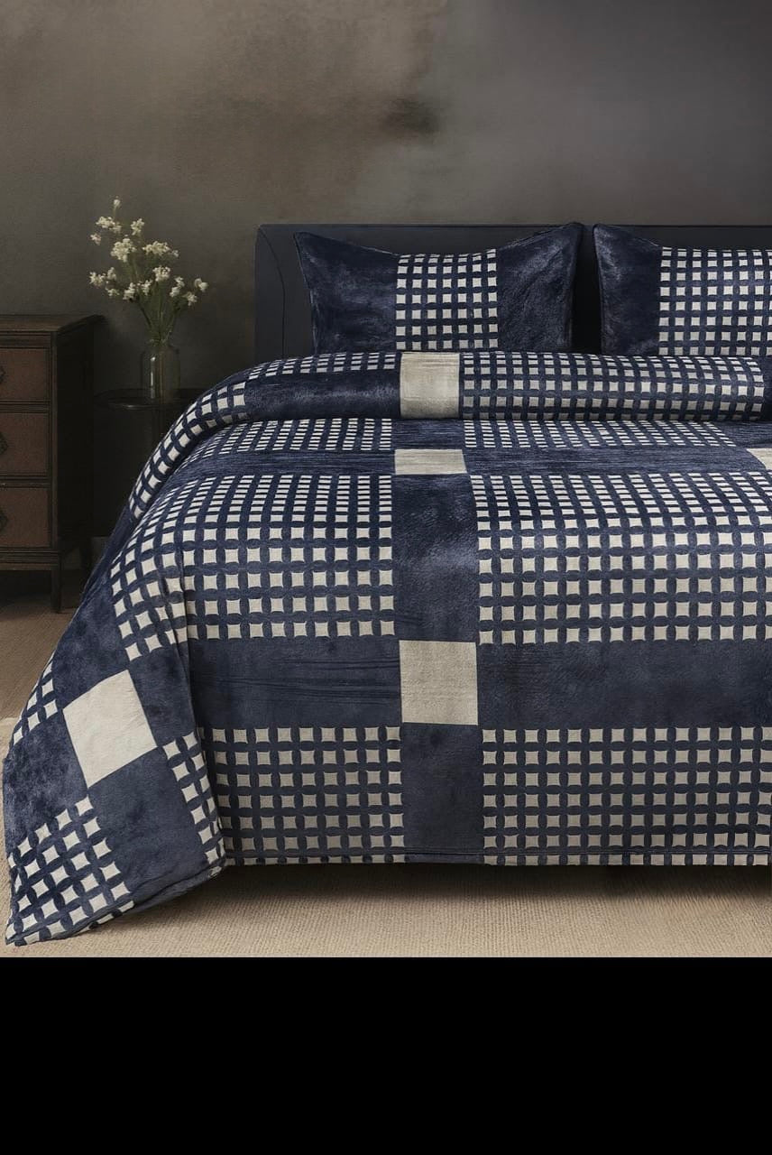 Warm winter super king size bedsheets with 2 pillow covers (108x108 inches)