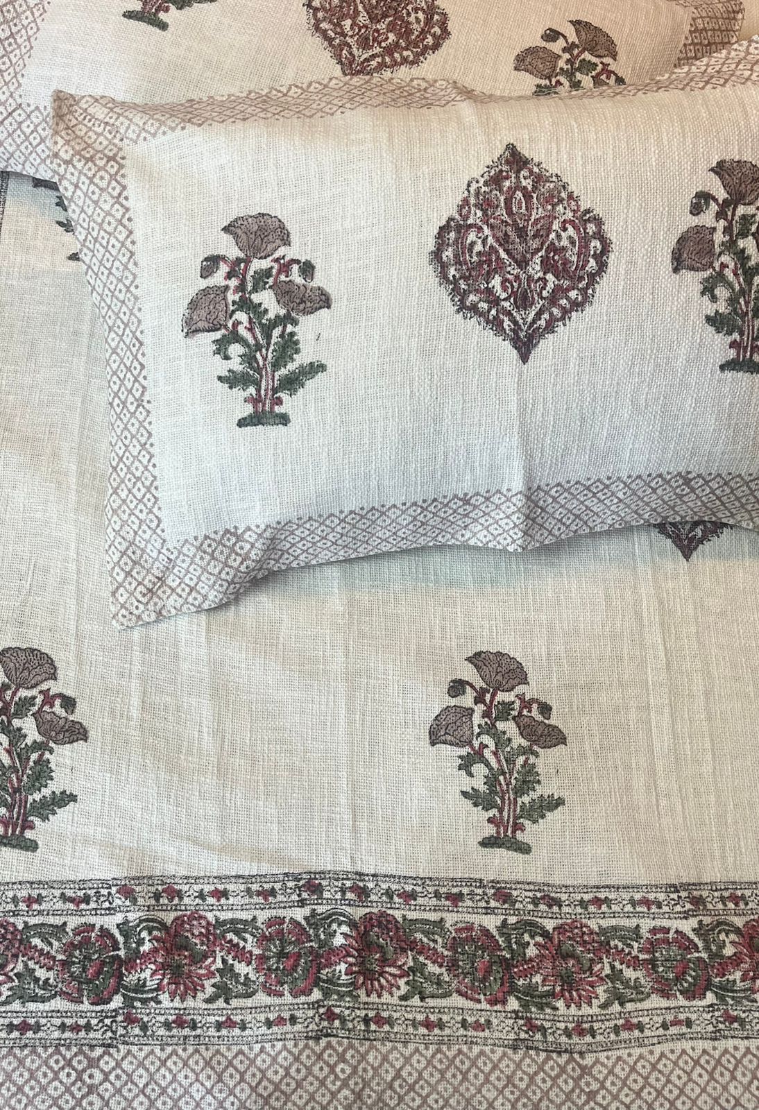 Jute cotton double bedcovers with two pillow covers (90x108 inches)