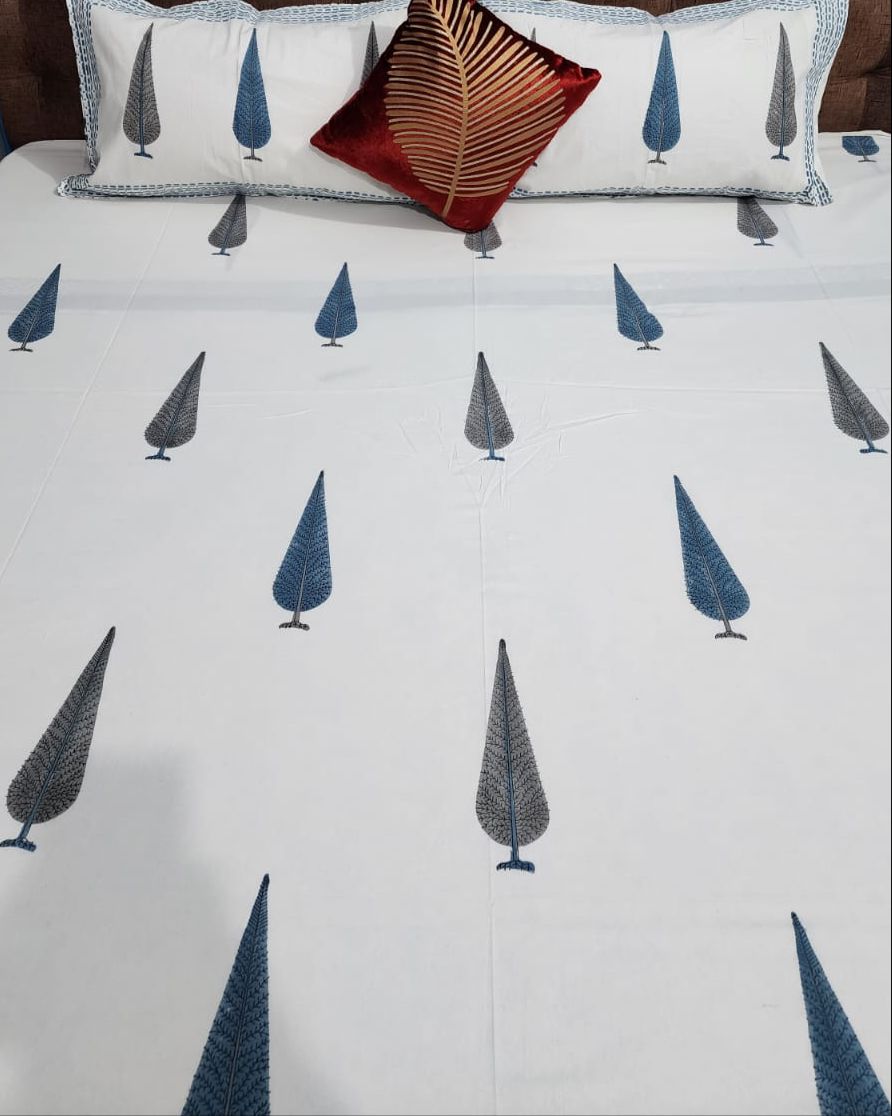 Wooden Handblock printed king size bedsheet with two flapped pillow covers (100x108 inches)