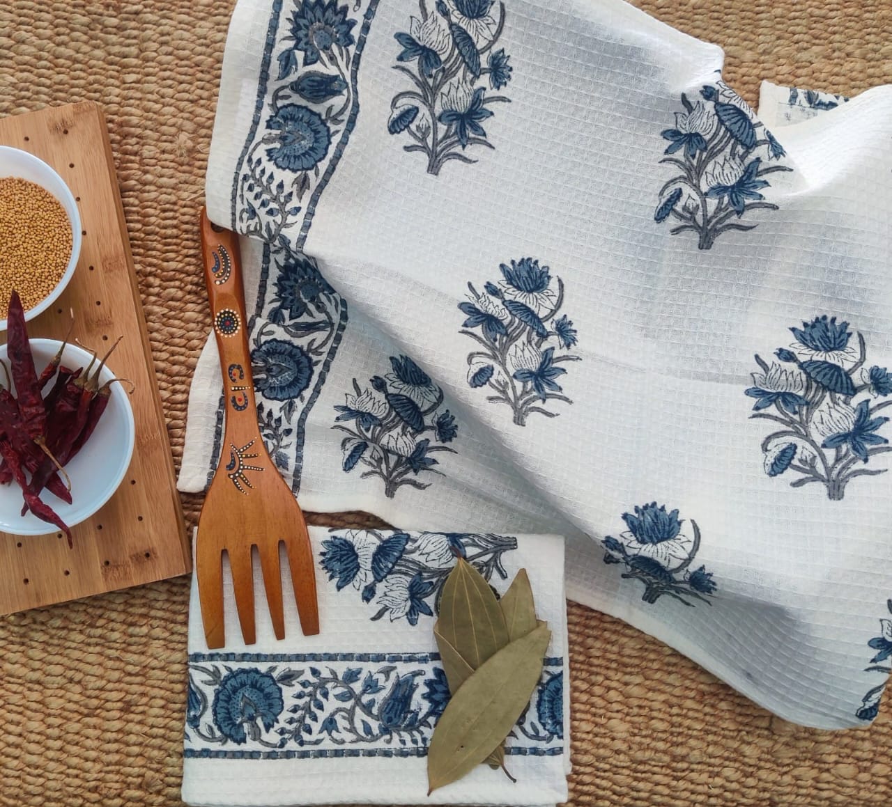 Super absorbent waffled cotton kitchen hand towels (18x24 inches set of 3)