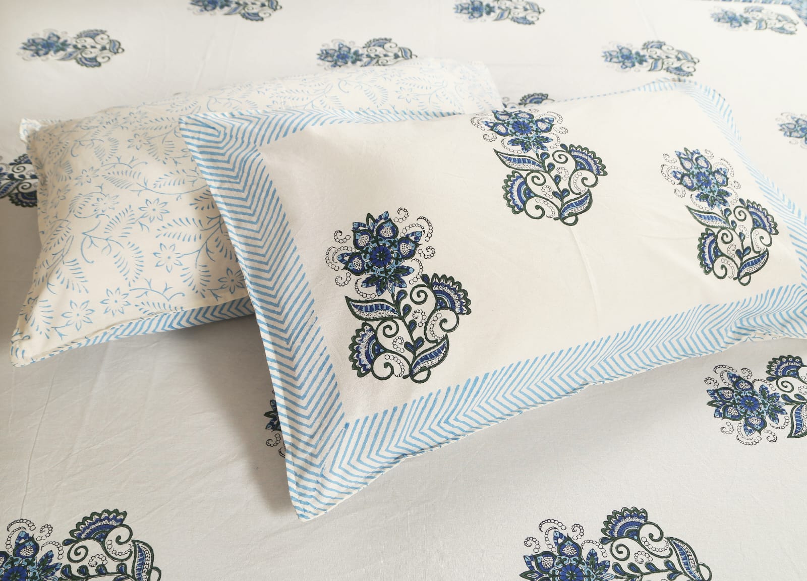 Premium pure cotton hand block printed queen size bedsheets with two pillow covers (90x108 inches)