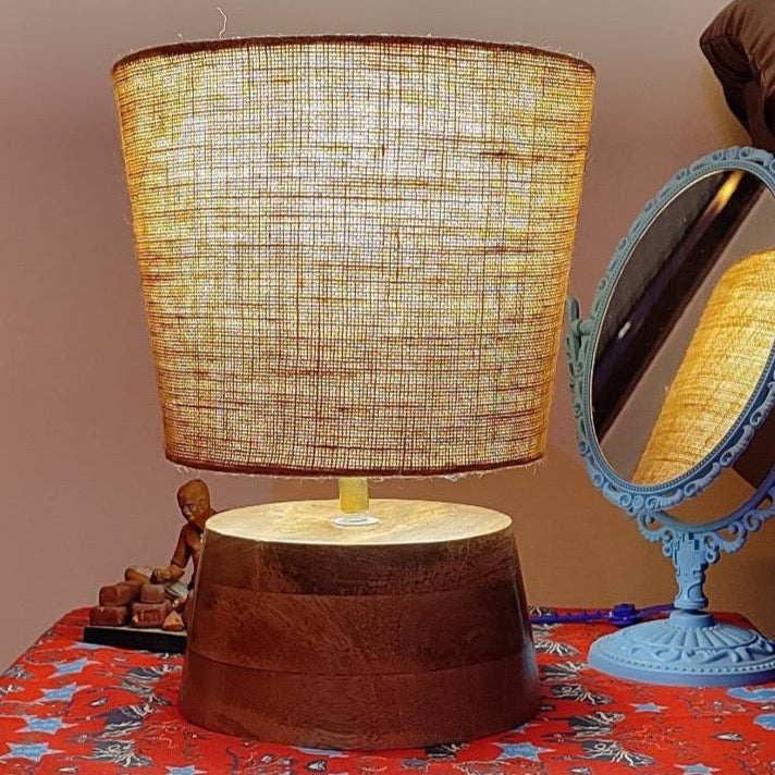 Mini wooden adjustable table lamp