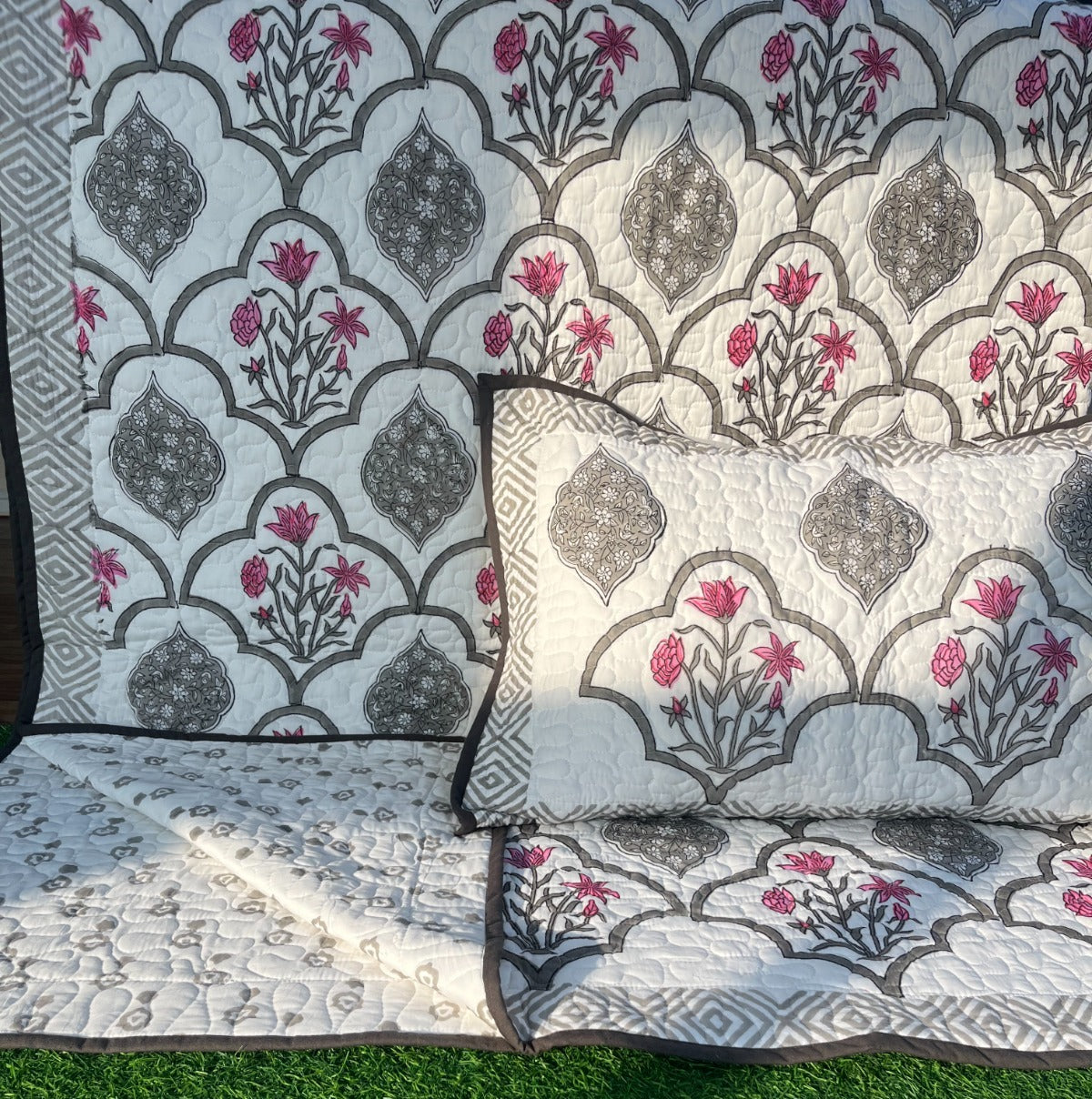 Pure mulmul cotton paani jaal quilted bedcovers with 2 quilted pillow covers for king size beds (90x108 inches)