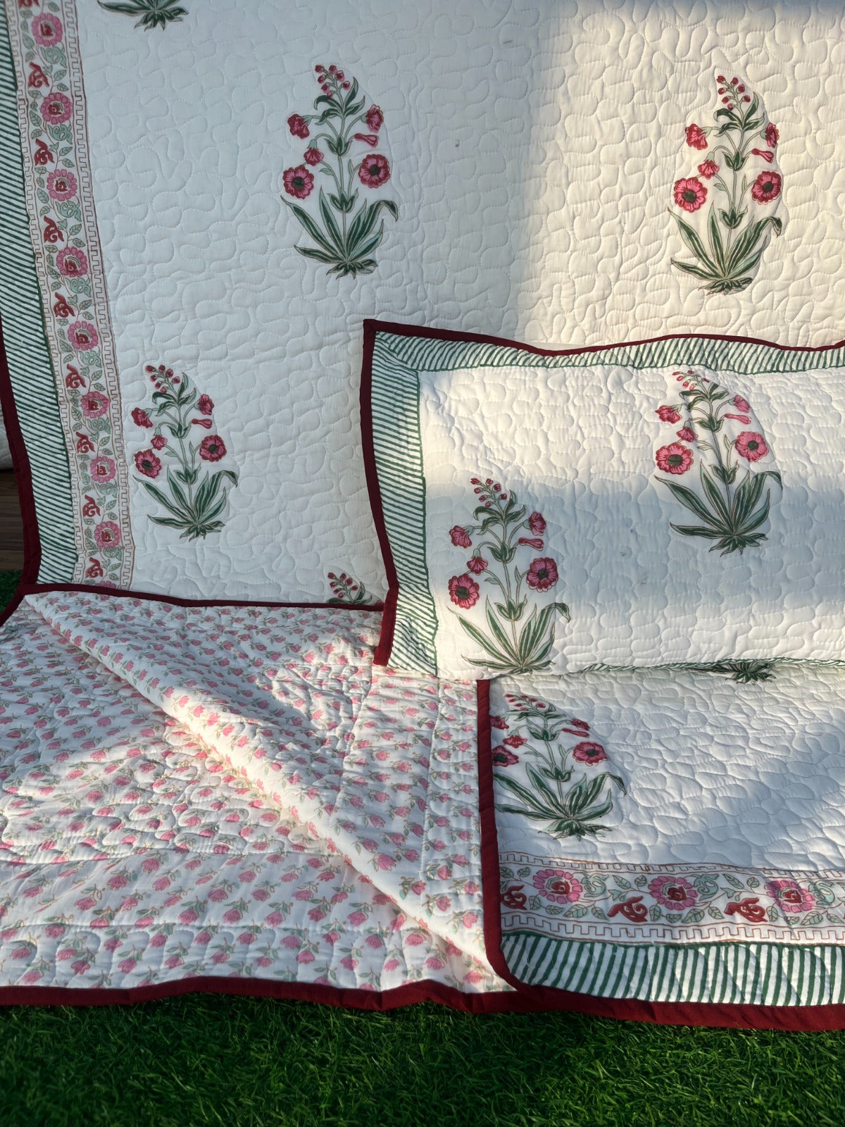 Pure mulmul cotton paani jaal quilted bedcovers with 2 quilted pillow covers for king size beds (90x108 inches)