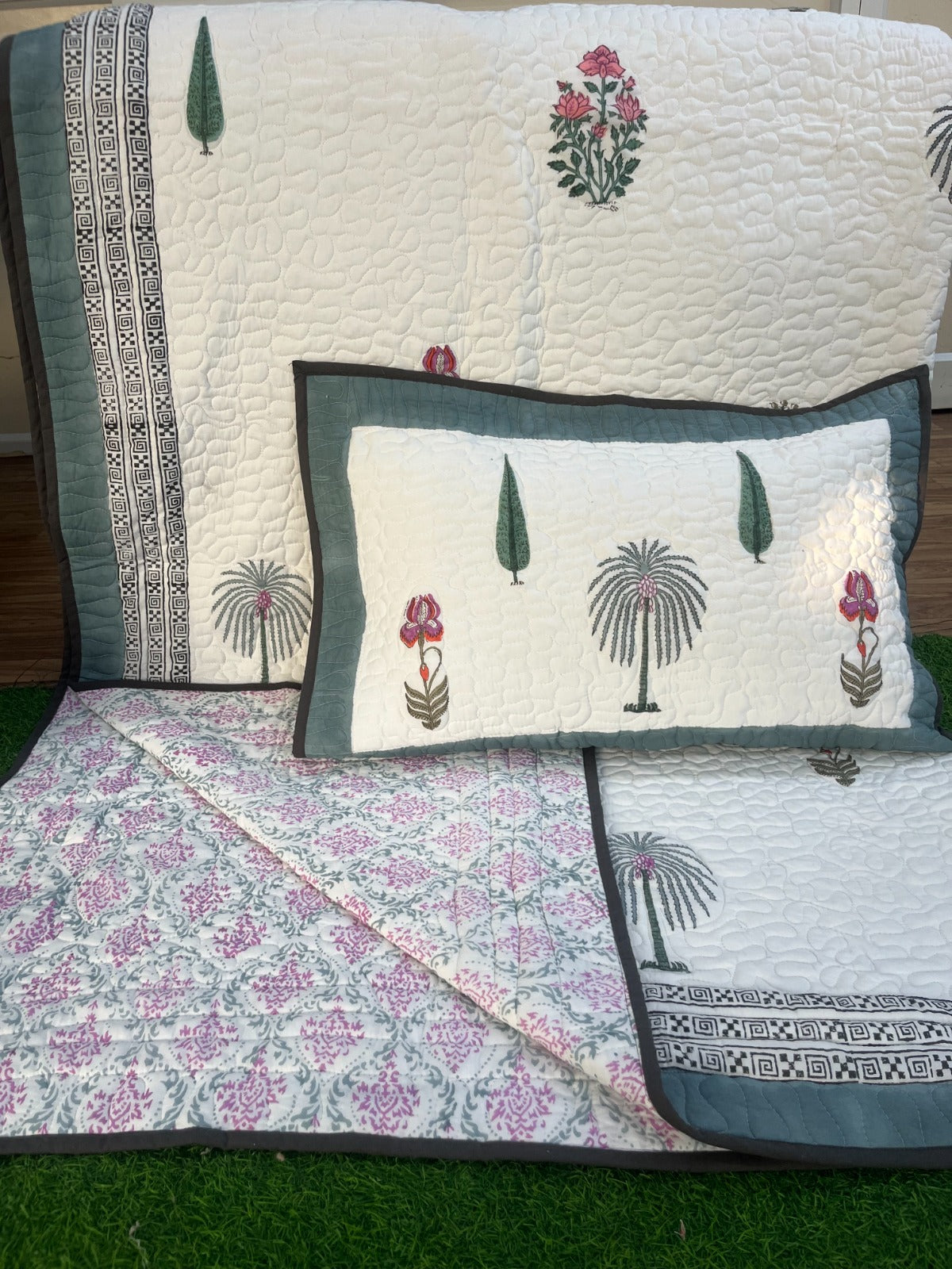 Pure mulmul cotton paani jaal quilted bedcovers with 2 quilted pillow covers for king size beds (90x108 inches)