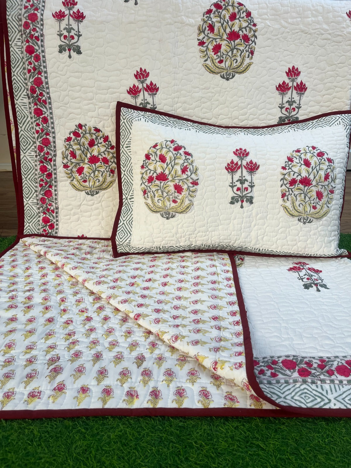 Pure mulmul cotton paani jaal quilted bedcovers with 2 quilted pillow covers for king size beds (90x108 inches)