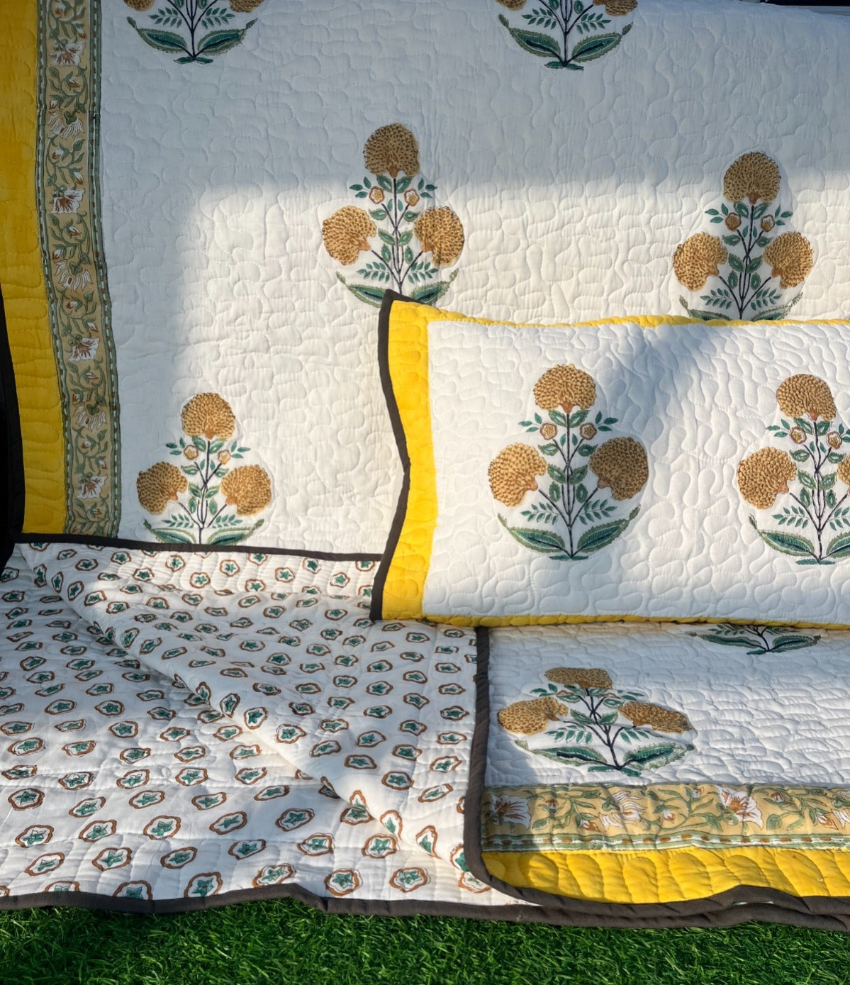 Pure mulmul cotton paani jaal quilted bedcovers with 2 quilted pillow covers for king size beds (90x108 inches)