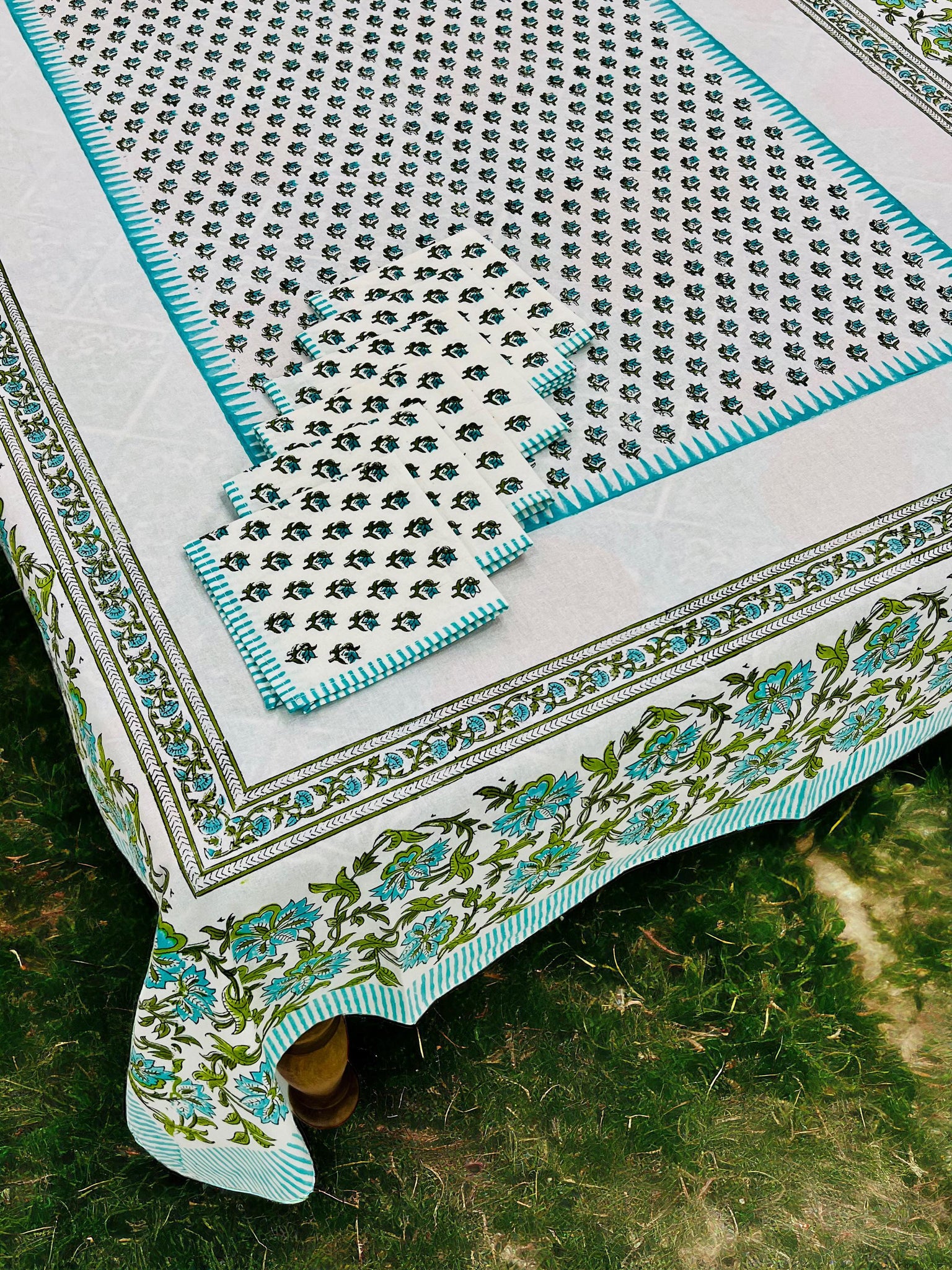 Pure cotton hand-block printed dining table covers with 6 napkins (for 6 seater tables)