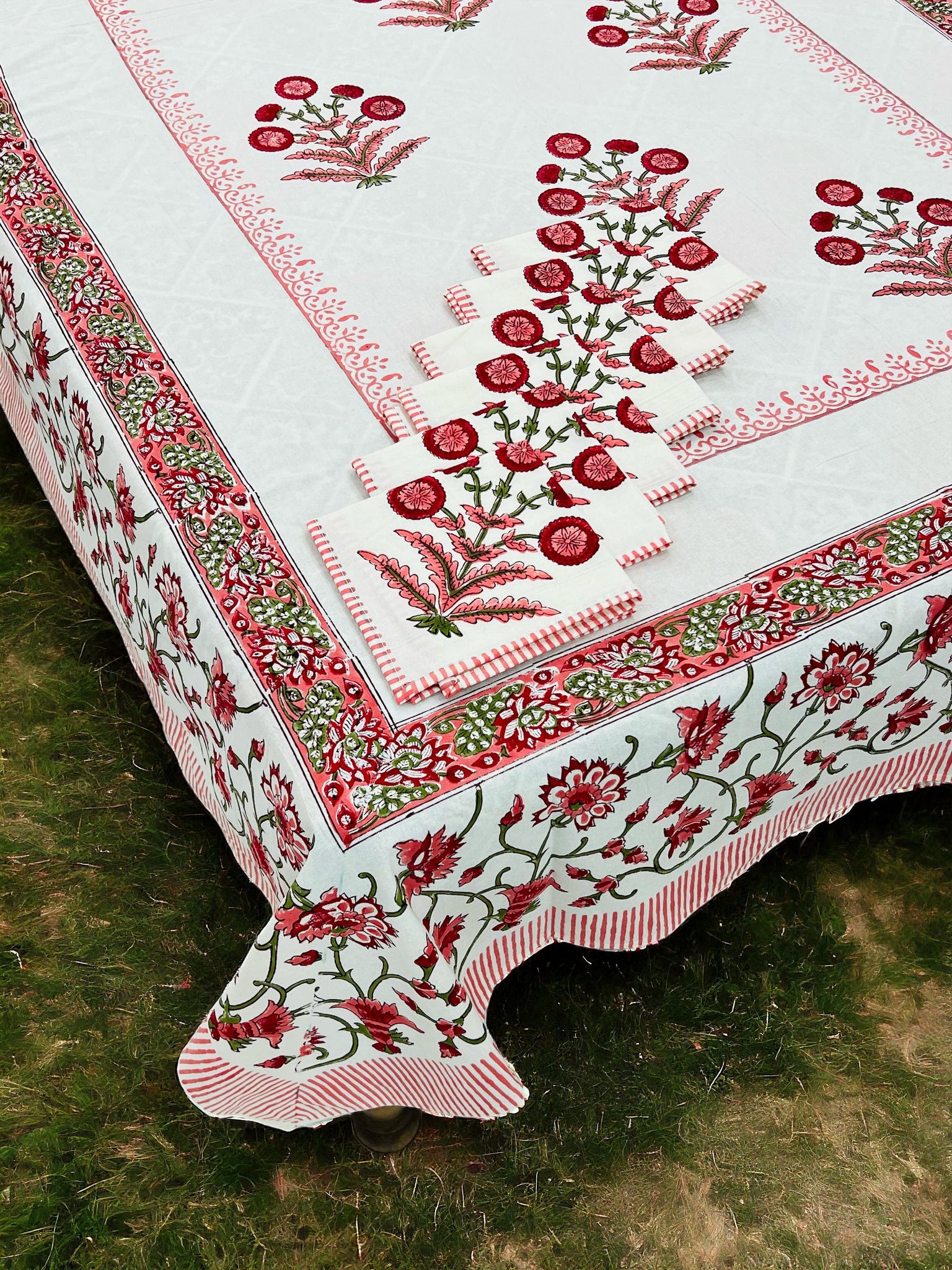 Pure cotton hand-block printed dining table covers with 6 napkins (for 6 seater tables)