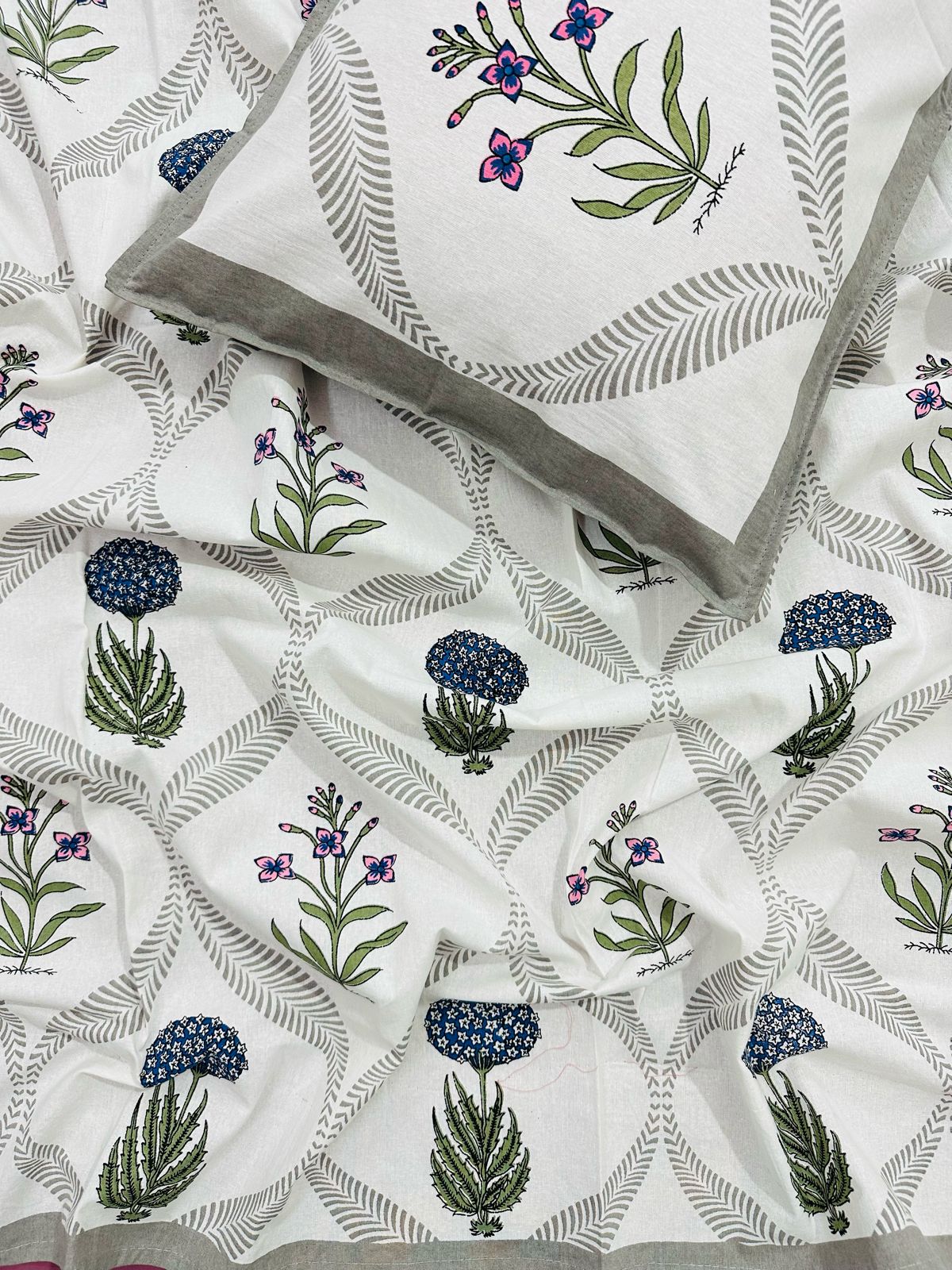 Pure cotton single bedsheet with 1 pillow cover (Size 60x90 inches)
