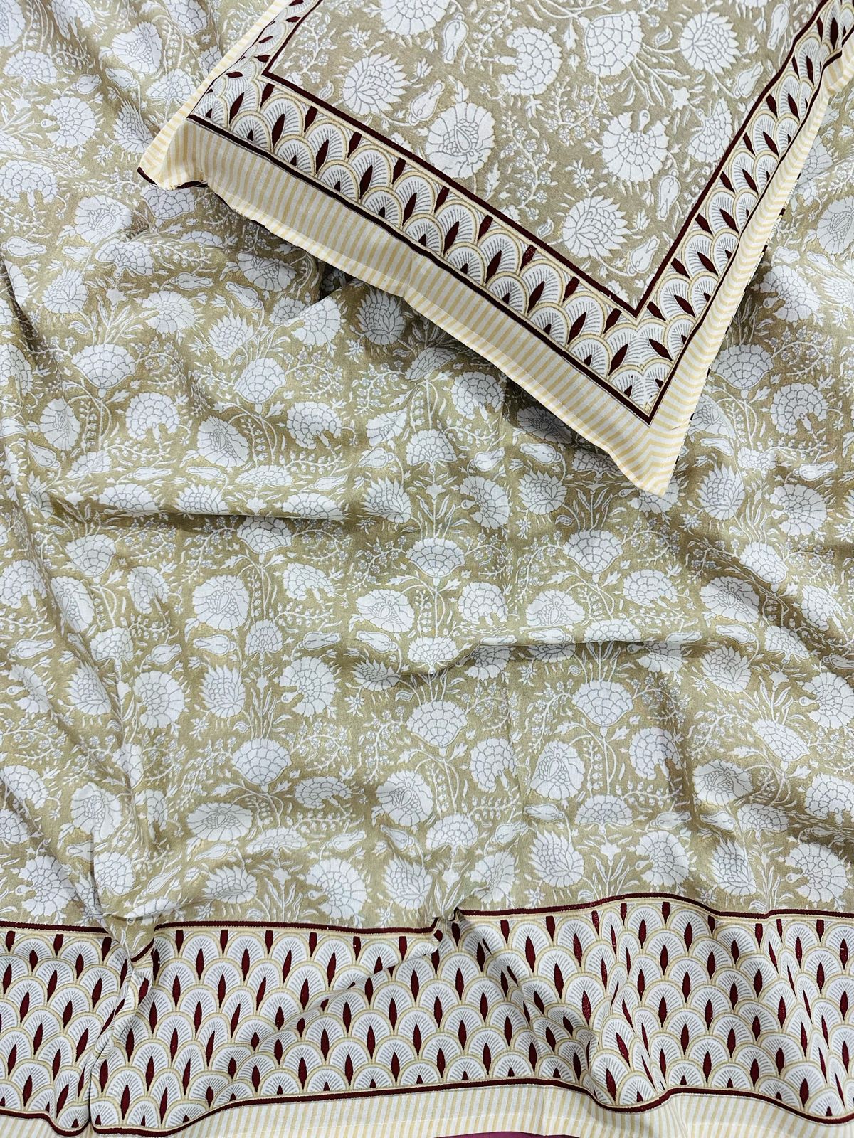 Pure cotton single bedsheet with 1 pillow cover (Size 60x90 inches)