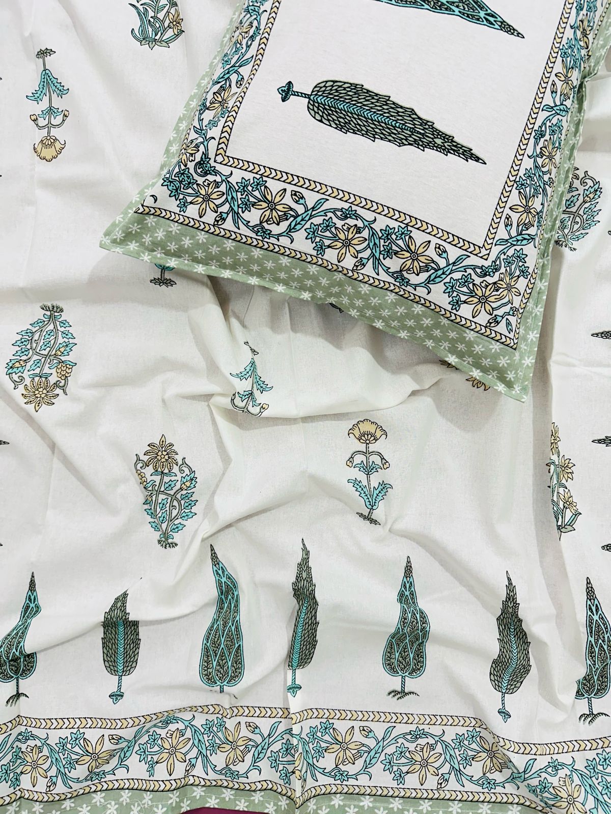 Pure cotton single bedsheet with 1 pillow cover (Size 60x90 inches)