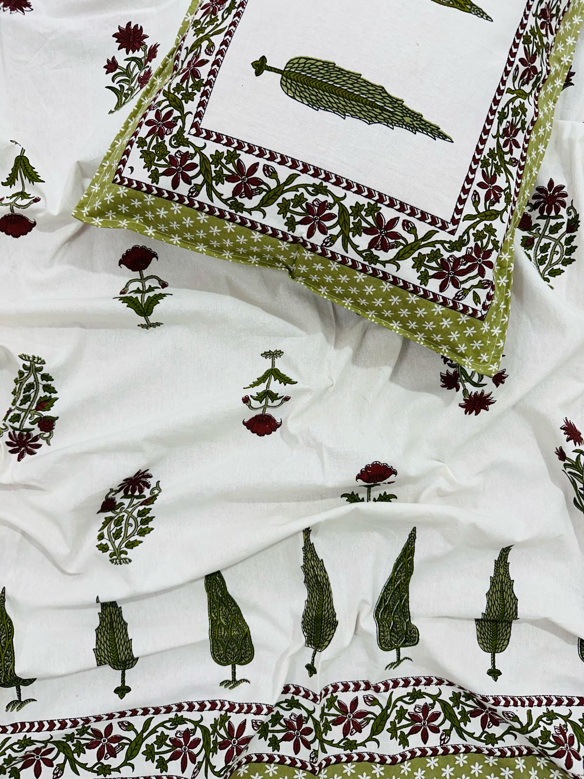 Pure cotton single bedsheet with 1 pillow cover (Size 60x90 inches)