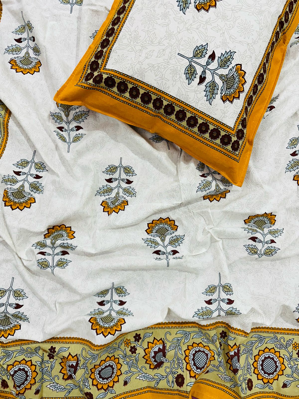 Pure cotton single bedsheet with 1 pillow cover (Size 60x90 inches)