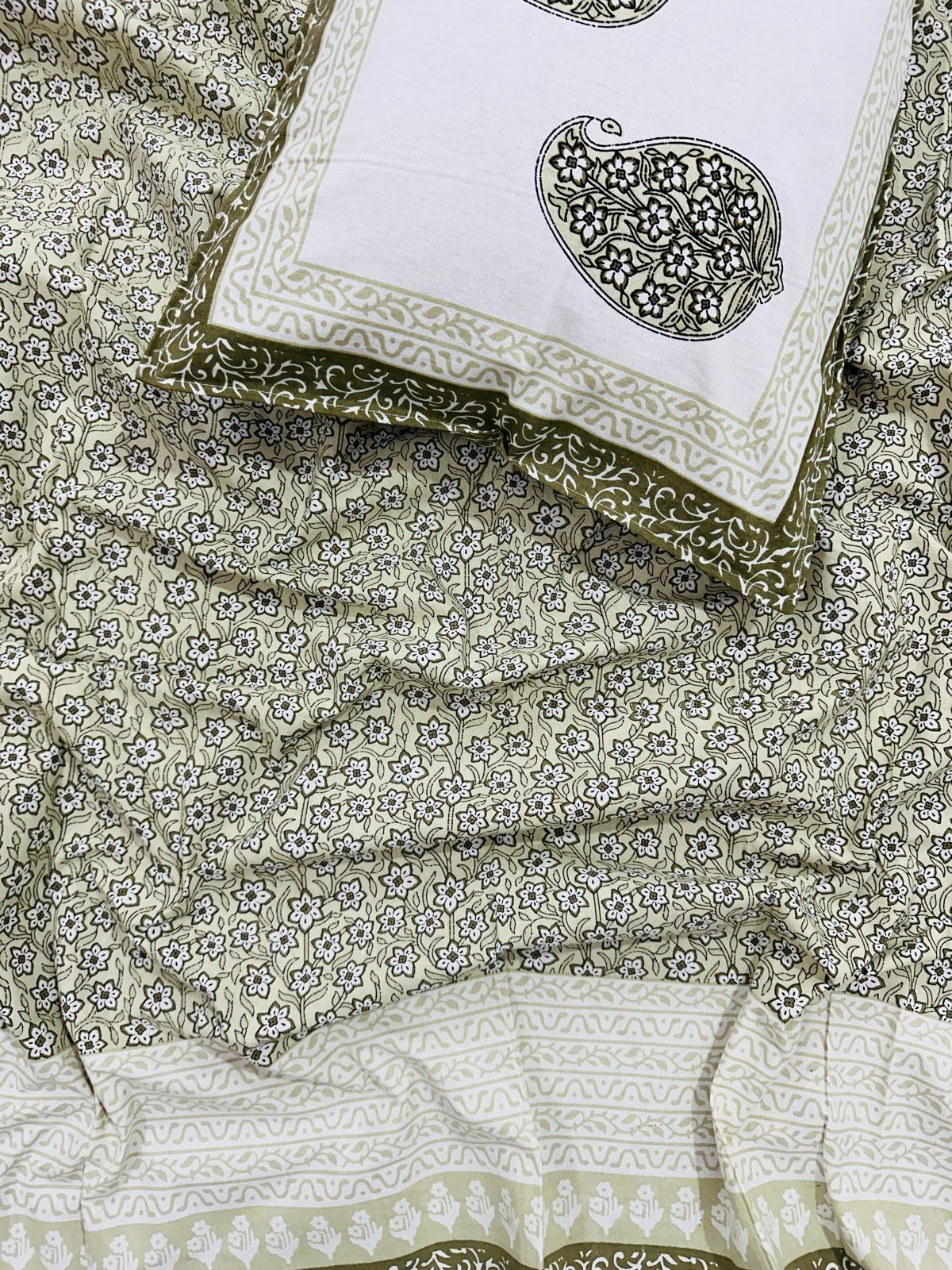 Pure cotton single bedsheet with 1 pillow cover (Size 60x90 inches)