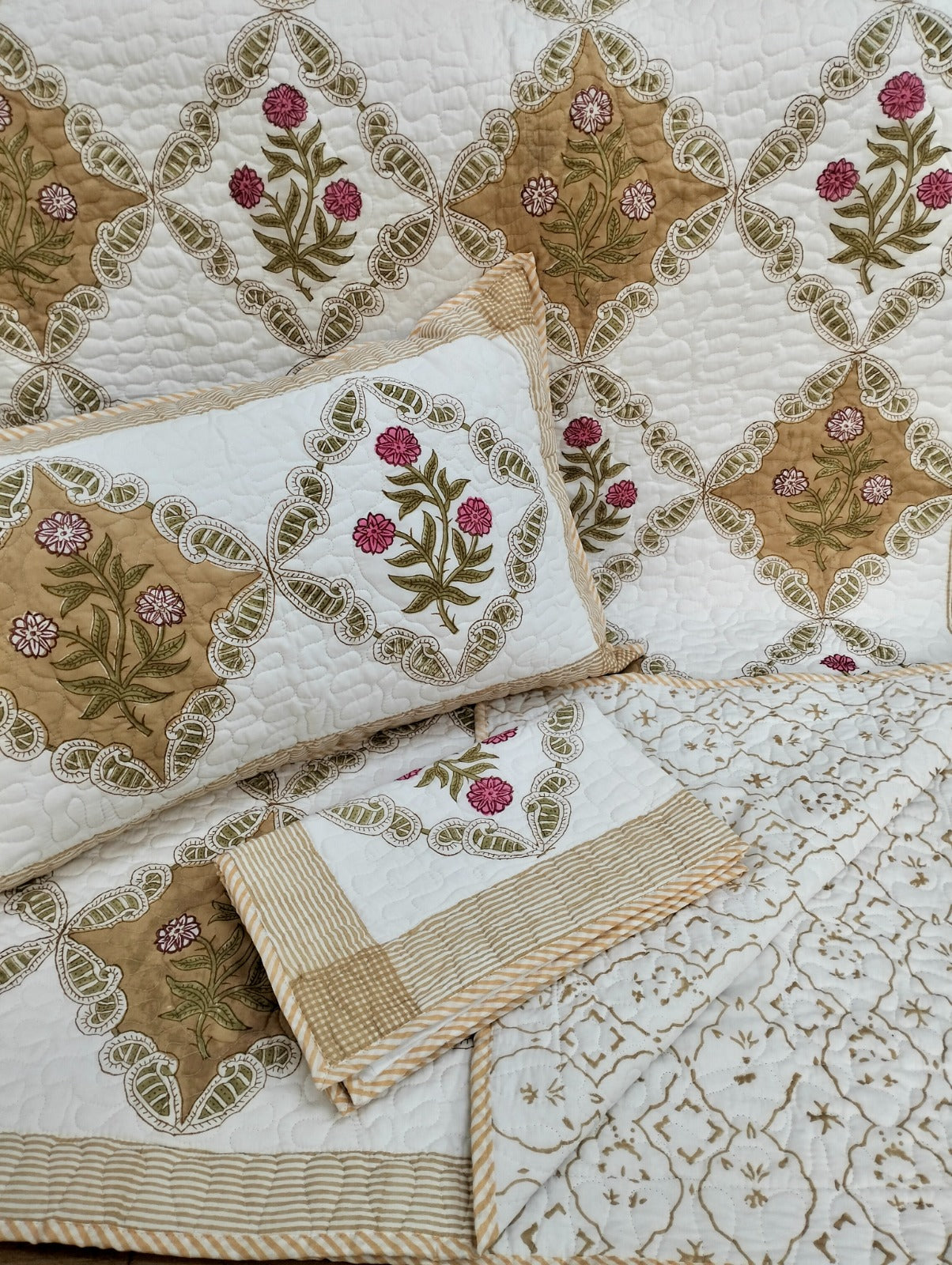Pure mulmul cotton paani jaal quilted reversible double bedcovers with 2 quilted pillow covers