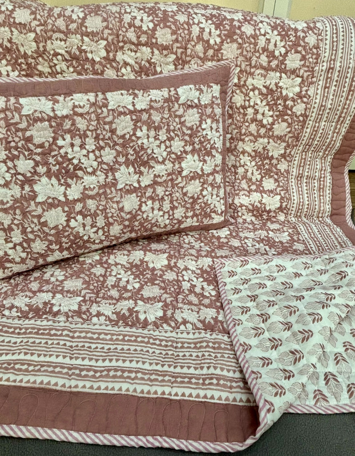 Pure mulmul cotton paani jaal quilted reversible double bedcovers with 2 quilted pillow covers