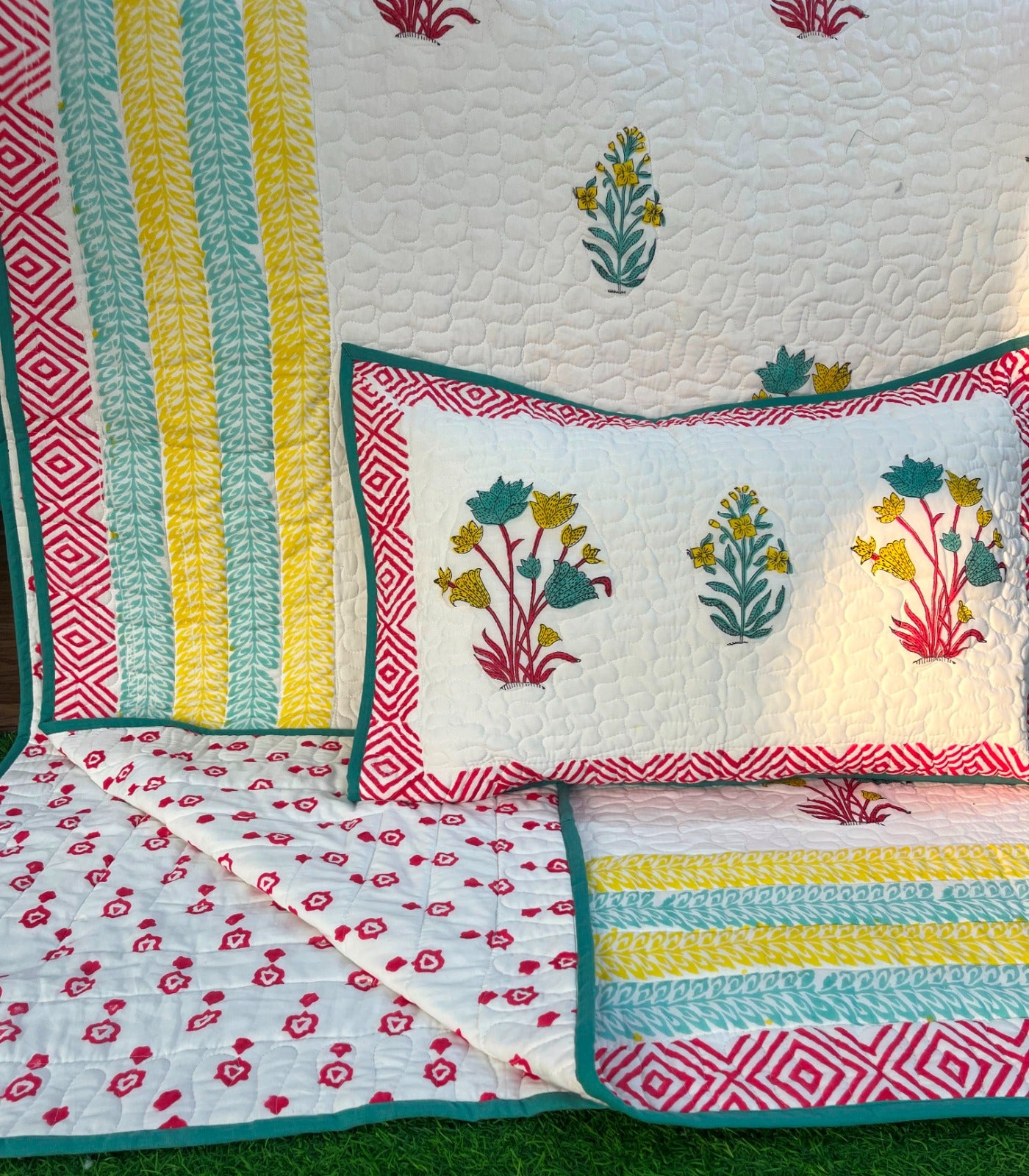 Pure mulmul cotton paani jaal quilted reversible double bedcovers with 2 quilted pillow covers
