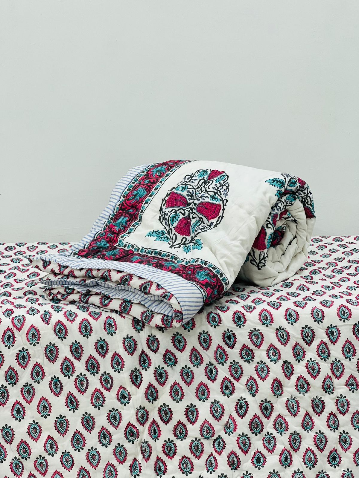 Pure mulmul cotton handblock printed single reversible quilt (razai 60x90 inches)