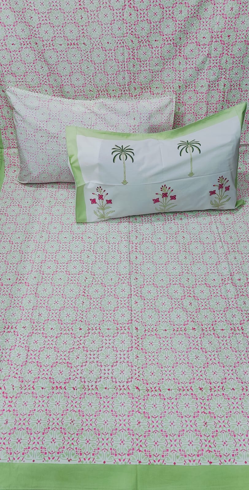 Pure percale cotton and wooden hand-block printed super king size bedsheets with 2 pillow covers (108x108 inches)