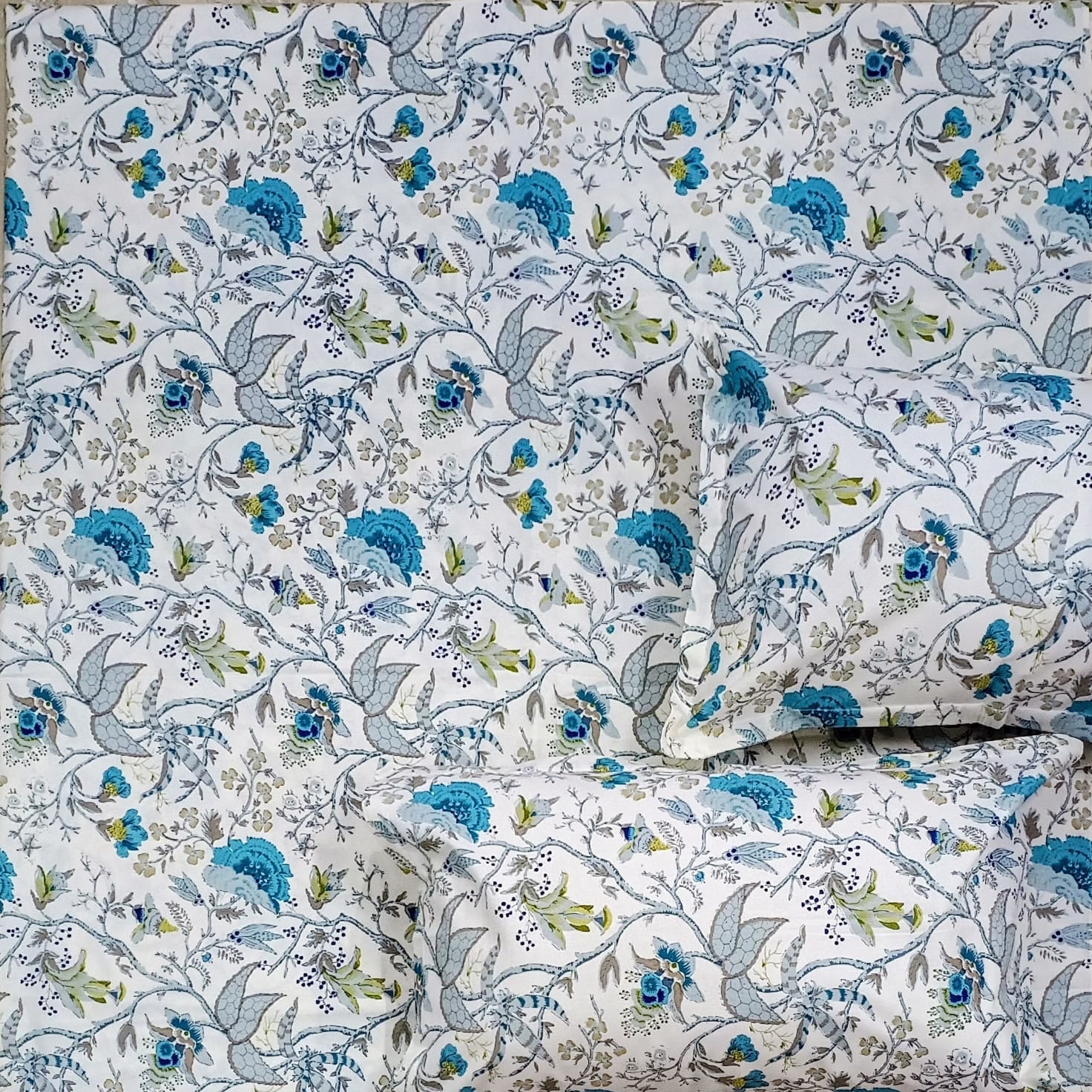 Pure cotton king size double bedsheet with two pillow covers (100x108 inches)