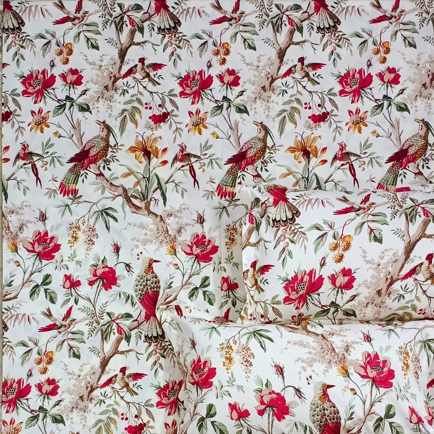 Pure cotton king size double bedsheet with two pillow covers (100x108 inches)