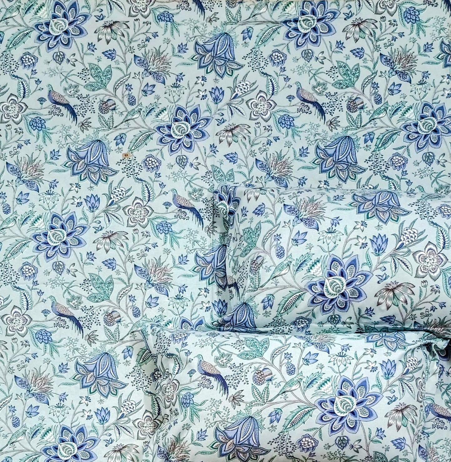 Pure cotton king size bedsheet with two pillow covers 100x108 inches