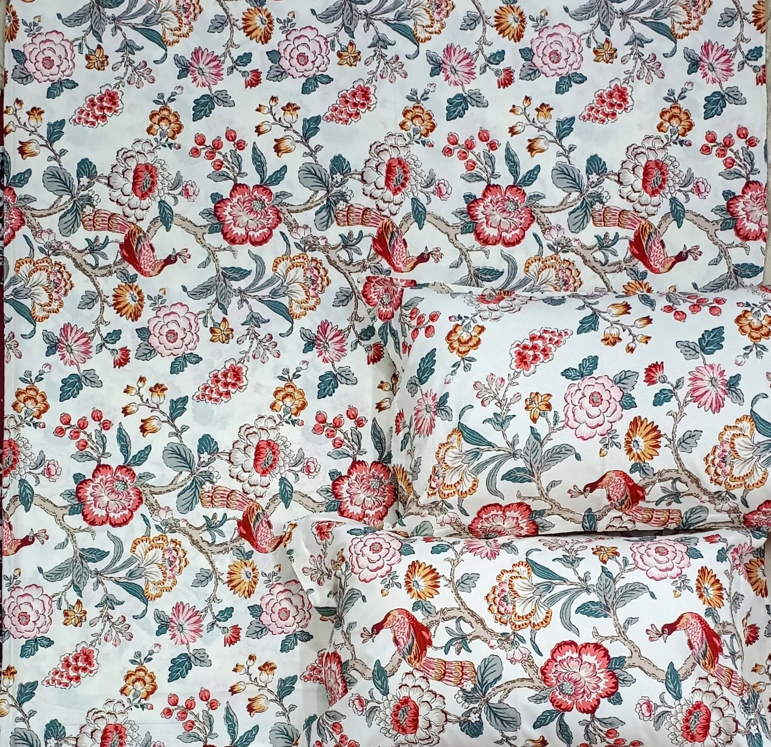 Pure cotton king size bedsheet with two pillow covers 100x108 inches
