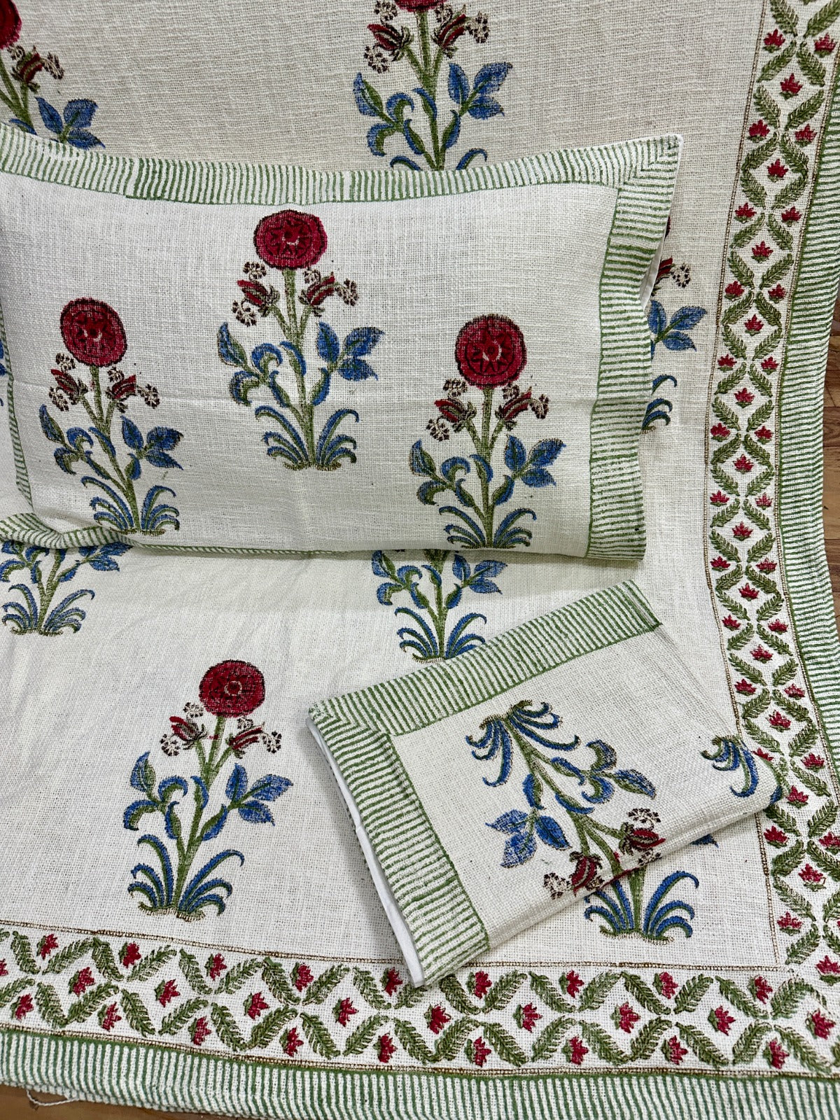 Pure TNT cotton Hand-block printed double bedcover with 2 pillow covers (90x108 inches)