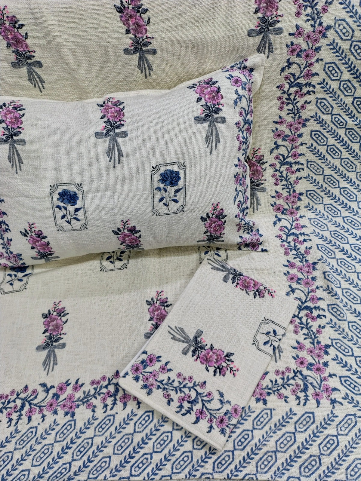 Pure TNT cotton Hand-block printed double bedcover with 2 pillow covers (90x108 inches)
