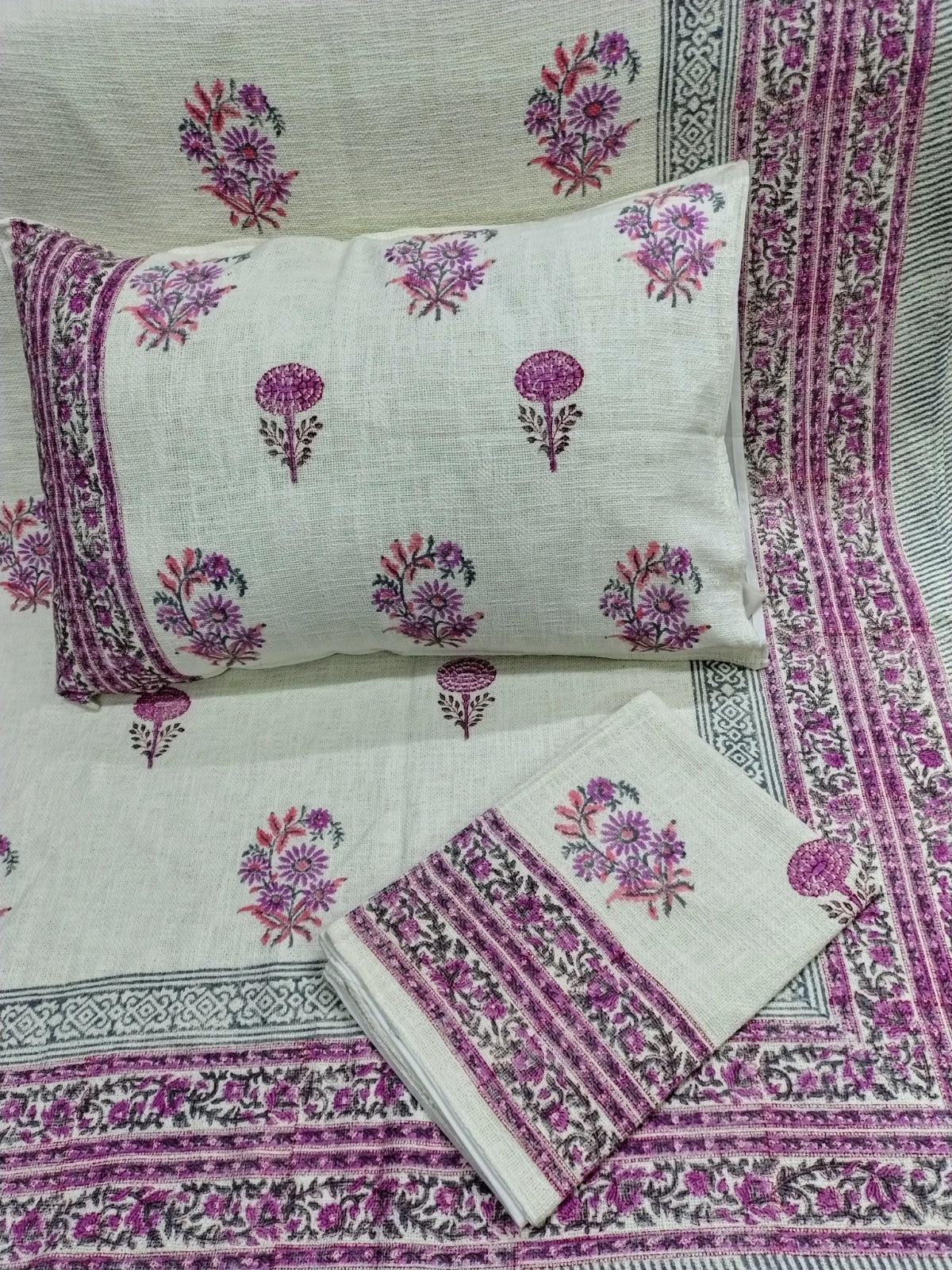 Pure TNT cotton Hand-block printed double bedcover with 2 pillow covers (90x108 inches)